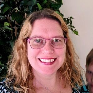 Meet your Posher, Dee